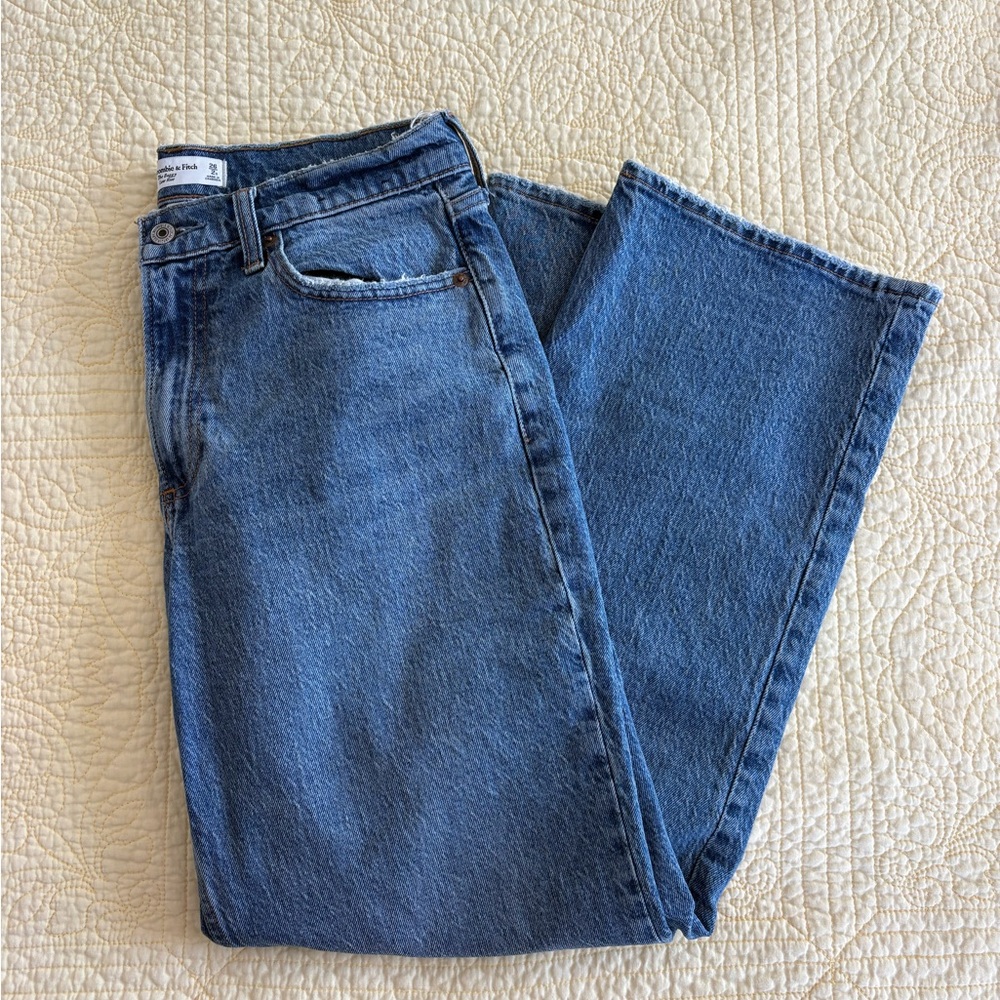 Abercrombie & Fitch Baggy Curve Love Low Rise Jeans